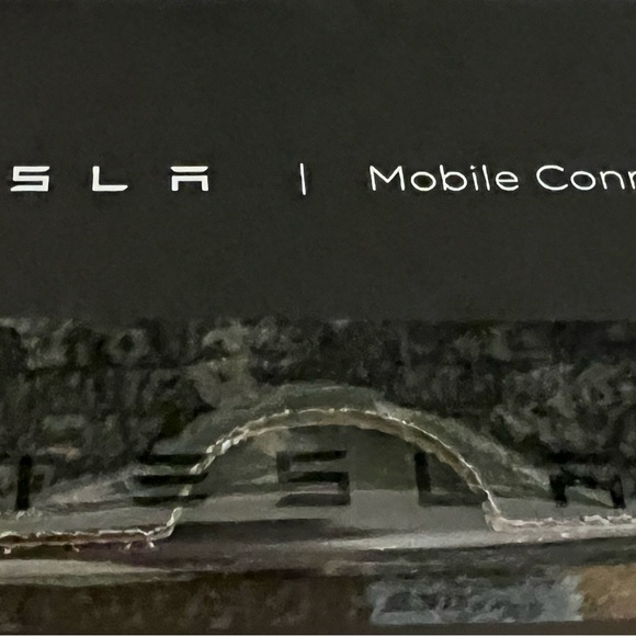 Sealed Tesla Mobile Connector NIB - Picture 2 of 8